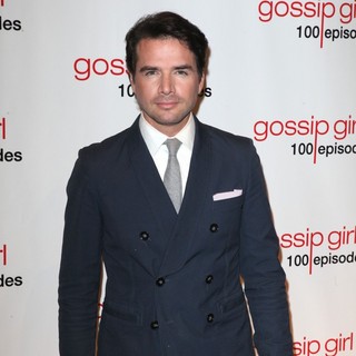 Matthew Settle in Gossip Girl Celebrates 100 Episodes