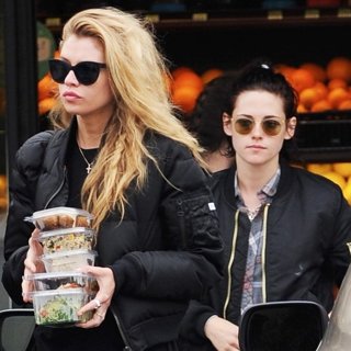Stella Maxwell, Kristen Stewart-Kristen Stewart and Stella Maxwell at Lassens Natural Foods and Vitamins