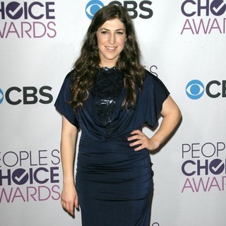 Mayim Bialik in People's Choice Awards 2013 - Press Room