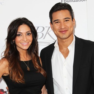 Courtney Mazza, Mario Lopez in Sugar Ray Leonard Hosts 3rd Annual Big Fighters, Big Cause Charity Boxing Event