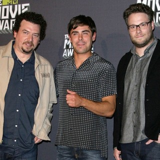 Danny McBride, Zac Efron, Seth Rogen in 2013 MTV Movie Awards - Press Room