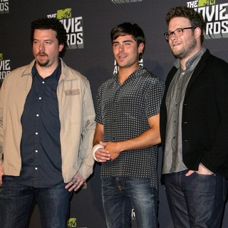 Danny McBride, Zac Efron, Seth Rogen in 2013 MTV Movie Awards - Press Room