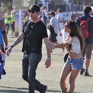 Dylan McDermott, Shasi Wells in Celebrities at The 2012 Coachella Valley Music and Arts Festival - Day 3