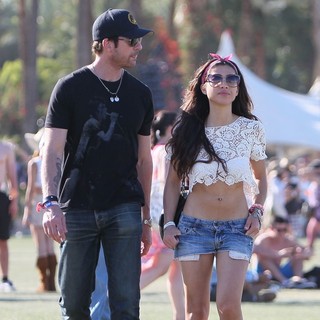 Dylan McDermott, Shasi Wells in Celebrities at The 2012 Coachella Valley Music and Arts Festival - Day 3