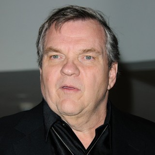 Meat Loaf in Meat Loaf Signs Copies of His Album Hell in A Handbasket