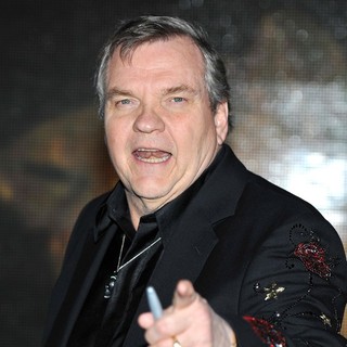 Meat Loaf Signs Copies of His Album Hell in A Handbasket - meat-loaf-signs-copies-album-hell-in-a-handbasket-04