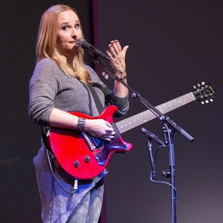 Melissa Etheridge Perfoming for Meet The Musician: Melissa Etheridge - melissa-etheridge-meet-the-musician-08