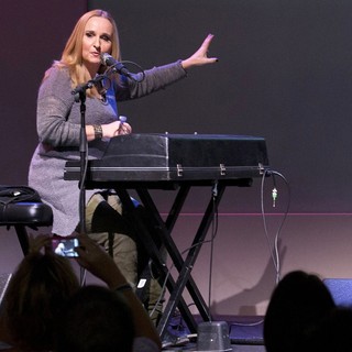 Melissa Etheridge Perfoming for Meet The Musician: Melissa Etheridge - melissa-etheridge-meet-the-musician-10