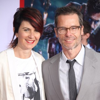 Guy Pearce in Iron Man 3 Los Angeles Premiere - Arrivals - mestitz-pearce-premiere-iron-man-3-03
