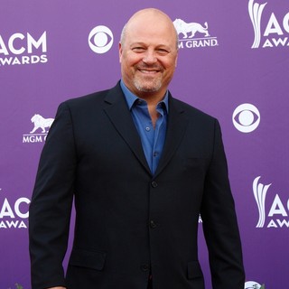 Michael Chiklis