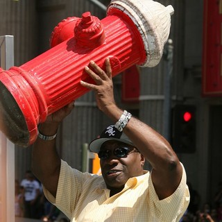 Michael Clarke Duncan in Los Angeles Premiere of Cats and Dogs: The Revenge of Kitty Galore