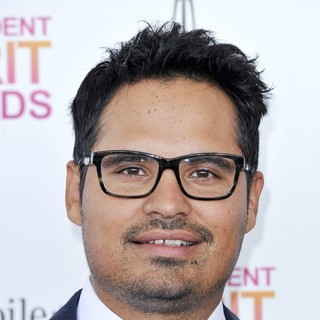 Michael Pena in 2013 Film Independent Spirit Awards - Arrivals - michael-pena-2013-film-independent-spirit-awards-01