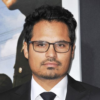 Michael Pena in Los Angeles Premiere of End of Watch - michael-pena-premiere-end-of-watch-03