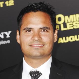 Michael Pena in Los Angeles Premiere of 30 Minutes or Less - michael-pena-premiere-of-30-minutes-or-less-01