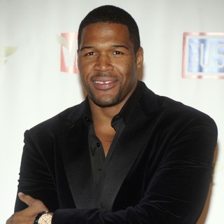 Michael Strahan in VH1 Divas Salute The Troops Presented by The USO - Press Room