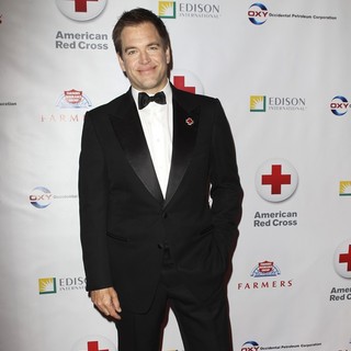 Members of The Armed Forces and The Cast of NCIS Honoured at The Annual Red Cross Red Tie Affair