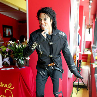 Madame Tussauds in Washington, D.C. Installs a Michael Jackson Tribute Exhibit - micheal_jackson_wax_dc_01_wenn5503295