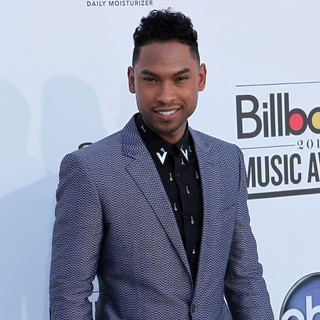 Miguel in 2012 Billboard Music Awards - Arrivals
