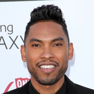 Miguel in 2013 Billboard Music Awards - Arrivals - miguel-2013-billboard-music-awards-03