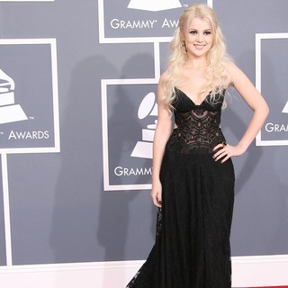Mika Newton in 54th Annual GRAMMY Awards - Arrivals