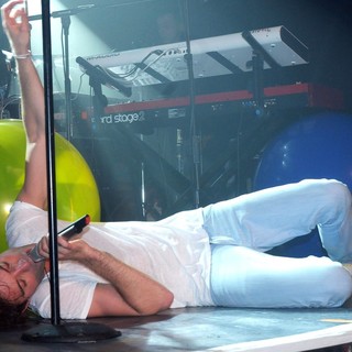 Mika in Mika Performs Live