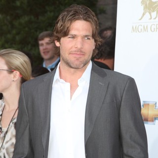 Mike Fisher in 2012 Billboard Music Awards - Arrivals