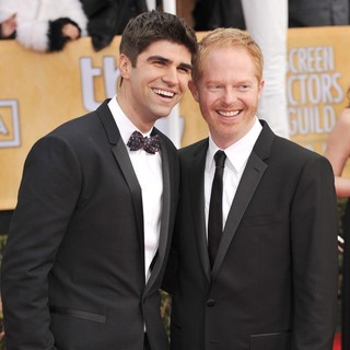 Justin Mikita, Jesse Tyler Ferguson in 19th Annual Screen Actors Guild Awards - Arrivals