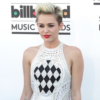 2013 Billboard Music Awards - Arrivals