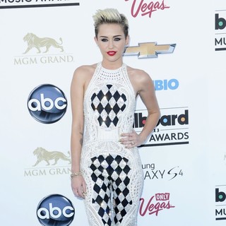 2013 Billboard Music Awards - Arrivals