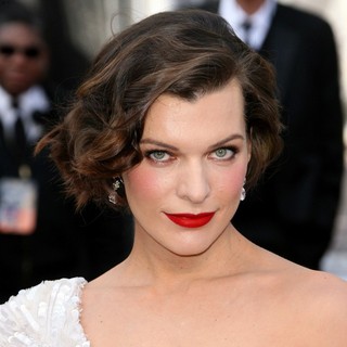 Milla Jovovich in 84th Annual Academy Awards - Arrivals