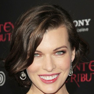 Milla Jovovich in Resident Evil: Retribution Los Angeles Premiere - Arrivals