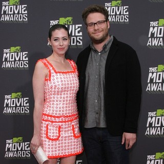 Seth Rogen in 2013 MTV Movie Awards - Arrivals - miller-rogen-2013-mtv-movie-awards-01