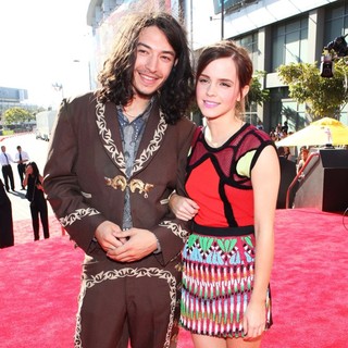 Ezra Miller, Emma Watson in 2012 MTV Video Music Awards - Arrivals