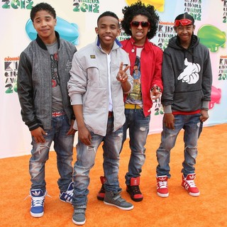2012 Kids' Choice Awards - Arrivals