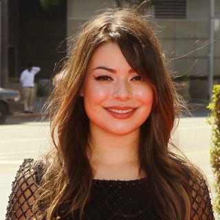Miranda Cosgrove in 2012 Creative Arts Emmy Awards - Arrivals
