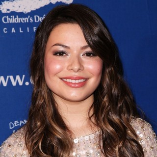 Miranda Cosgrove in The Children's Defense Fund's 22nd Annual Beat The Odds Awards - Arrivals - miranda-cosgrove-22nd-annual-beat-the-odds-awards-01