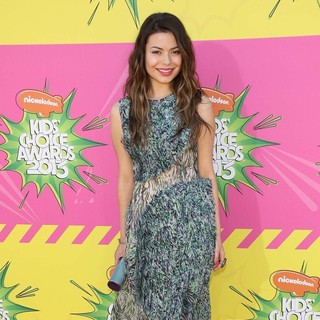 Miranda Cosgrove in Nickelodeon's 26th Annual Kids' Choice Awards - Arrivals - miranda-cosgrove-26th-annual-kids-choice-awards-04