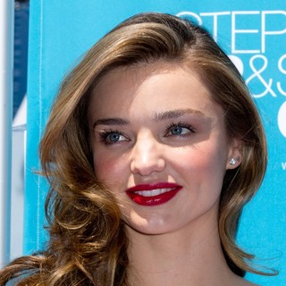 Miranda Kerr Kicks Off The Gillette Venus Step Up and Step Out Tour