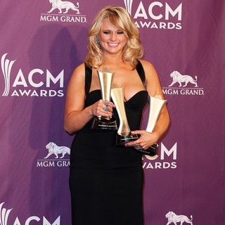 Miranda Lambert in 48th Annual ACM Awards - Press Room - miranda-lambert-48th-annual-acm-awards-press-room-03