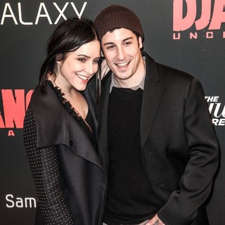 Jenny Mollen, Jason Biggs in The Premiere of Django Unchained