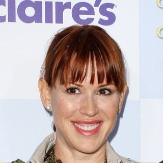 Molly Ringwald in Relativity Media Presents The Los Angeles Premiere of Mirror Mirror - Arrivals