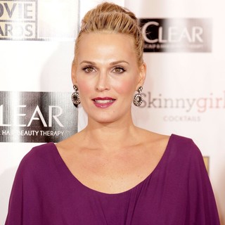 Molly Sims in 18th Annual Critics' Choice Movie Awards - molly-sims-18th-annual-critics-choice-movie-awards-03