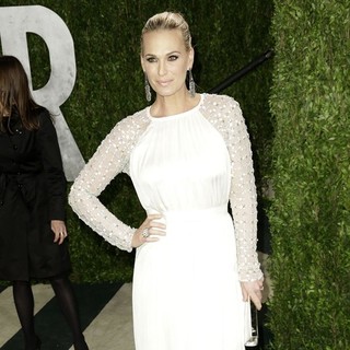 Molly Sims in 2013 Vanity Fair Oscar Party - Arrivals - molly-sims-2013-vanity-fair-oscar-party-04