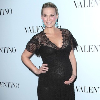 Molly Sims in The Valentino Rodeo Drive Flagship Store Opening - Arrivals - molly-sims-valentino-rodeo-drive-flagship-store-opening-03