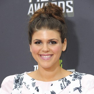 Molly Tarlov in 2013 MTV Movie Awards - Arrivals