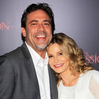 Jeffrey Dean Morgan, Kyra Sedgwick in The Premiere of The Possession - Arrivals