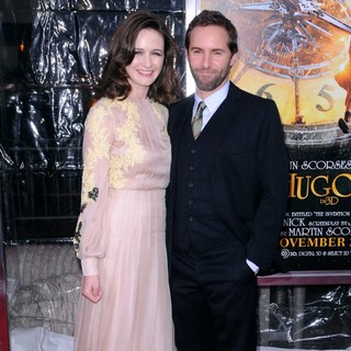 Emily Mortimer, Alessandro Nivola in Hugo Premiere