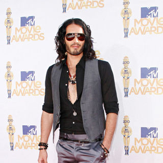 Russell Brand in 2010 MTV Movie Awards - Arrivals