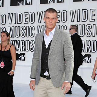 Alan Ritchson in The 2010 MTV Video Music Awards (MTV VMAs) - Arrivals