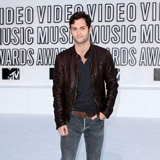 Penn Badgley in The 2010 MTV Video Music Awards (MTV VMAs) - Arrivals